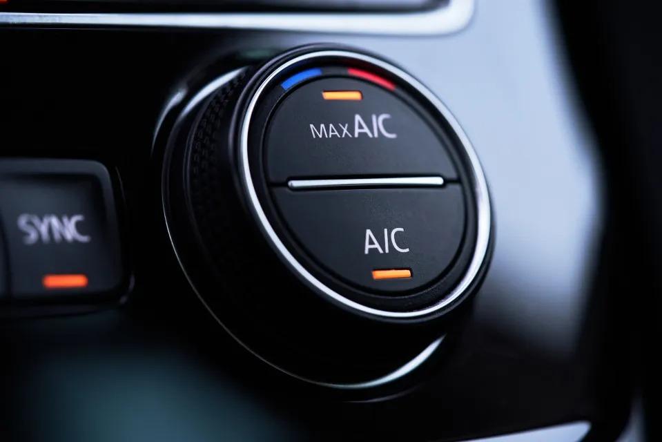 Air Con Regas at MOT Testing Station